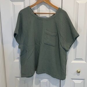 Madewell Lightspun Renwood Button-back sage green top 2X